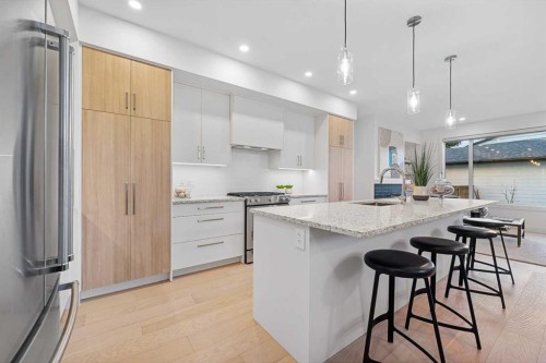 1417 41 Street Sw, Calgary, AB - Indoor Photo Showing Kitchen With Stainless Steel Kitchen With Upgraded Kitchen