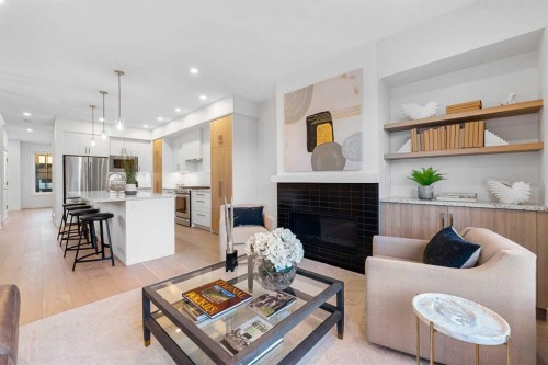 1417 41 Street Sw, Calgary, AB - Indoor With Fireplace