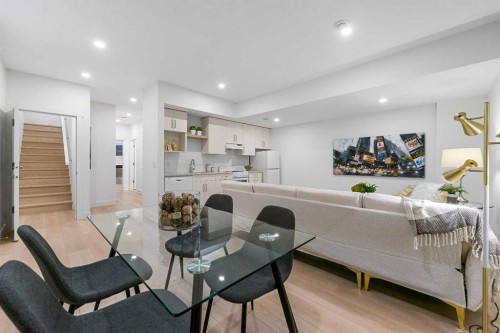 1417 41 Street Sw, Calgary, AB - Indoor