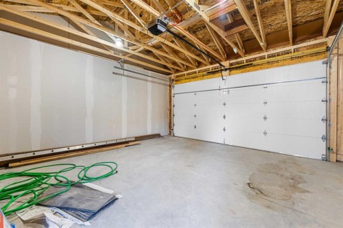 1417 41 Street Sw, Calgary, AB - Indoor Photo Showing Garage