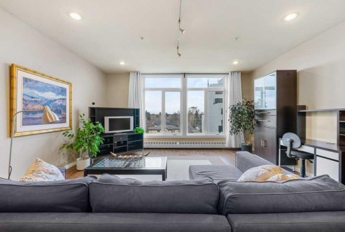 402-103 10 Avenue Nw, Calgary, AB - Indoor Photo Showing Living Room