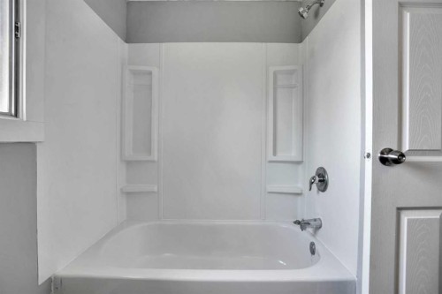 36 Falton Court Ne, Calgary, AB - Indoor Photo Showing Bathroom