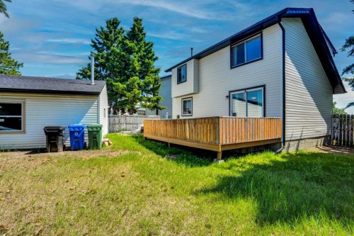36 Falton Court Ne, Calgary, AB - Outdoor