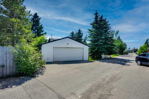 36 Falton Court Ne, Calgary, AB - Outdoor