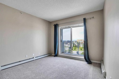 2415-1140 Taradale Drive Ne, Calgary, AB - Indoor Photo Showing Other Room