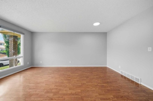154 Midbend Place Se, Calgary, AB 