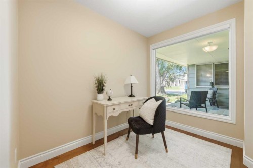 604 Willoughby Crescent Se, Calgary, AB - Indoor