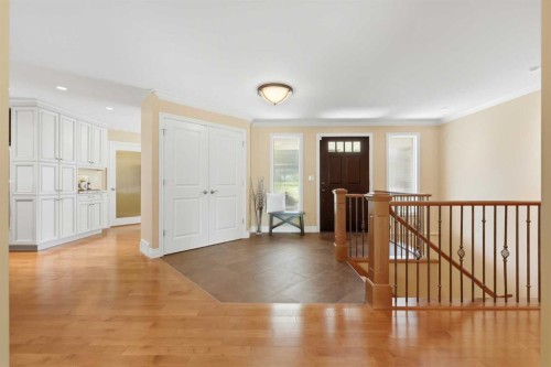 604 Willoughby Crescent Se, Calgary, AB - Indoor Photo Showing Other Room