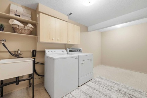 604 Willoughby Crescent Se, Calgary, AB - Indoor Photo Showing Laundry Room