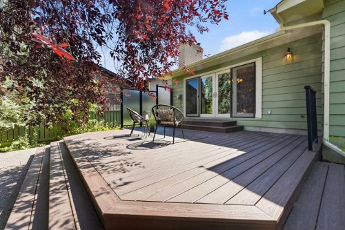 604 Willoughby Crescent Se, Calgary, AB - Outdoor With Deck Patio Veranda