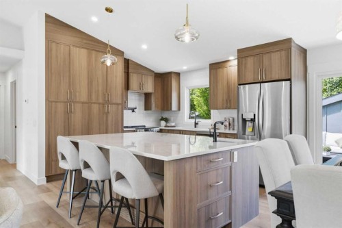 31 Midvalley Road Se, Calgary, AB 