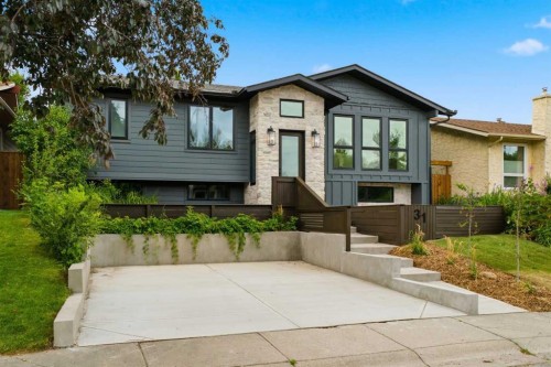 31 Midvalley Road Se, Calgary, AB 