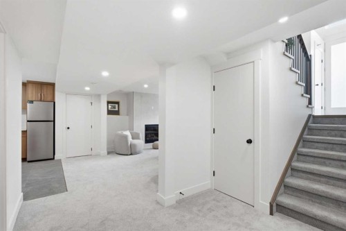 31 Midvalley Road Se, Calgary, AB 