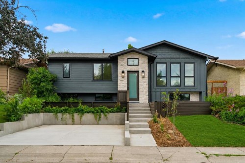 31 Midvalley Road Se, Calgary, AB 