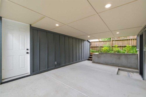 31 Midvalley Road Se, Calgary, AB 