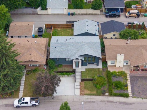 31 Midvalley Road Se, Calgary, AB - Outdoor With Deck Patio Veranda