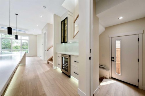 2431 23 Street Nw, Calgary, AB - Indoor