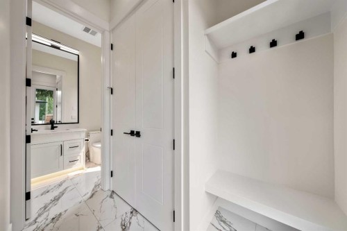 2431 23 Street Nw, Calgary, AB - Indoor Photo Showing Other Room