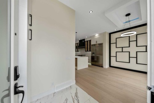 2431 23 Street Nw, Calgary, AB - Indoor Photo Showing Other Room