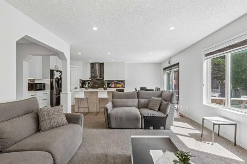 60 Cranfield Park Se, Calgary, AB - Indoor Photo Showing Living Room