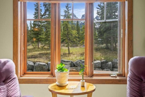 215-150 Crossbow Place, Canmore, AB - Indoor Photo Showing Living Room