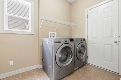 47 Evanspark Circle, Calgary, AB - Indoor Photo Showing Laundry Room