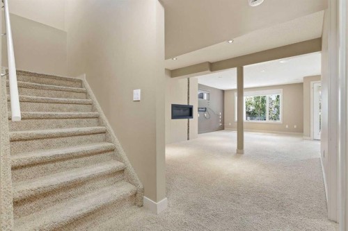47 Evanspark Circle, Calgary, AB - Indoor Photo Showing Other Room