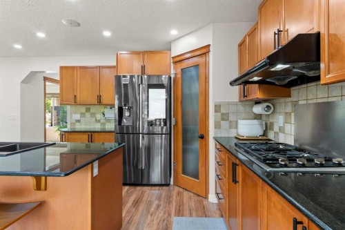 114 Chapalina Terrace Se, Calgary, AB - Indoor Photo Showing Kitchen
