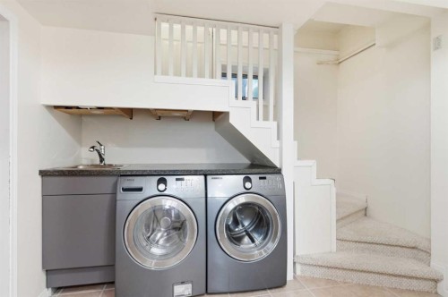 1801 2 Street Nw, Calgary, AB - Indoor Photo Showing Laundry Room