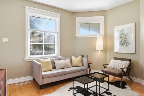 1801 2 Street Nw, Calgary, AB - Indoor Photo Showing Living Room