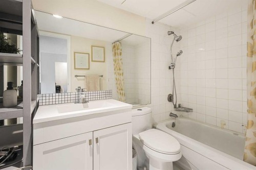 1505-221 6 Avenue Se, Calgary, AB - Indoor Photo Showing Bathroom