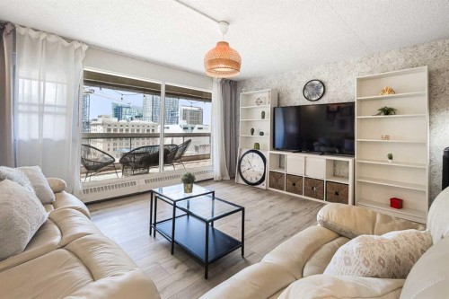 1505-221 6 Avenue Se, Calgary, AB - Indoor Photo Showing Living Room