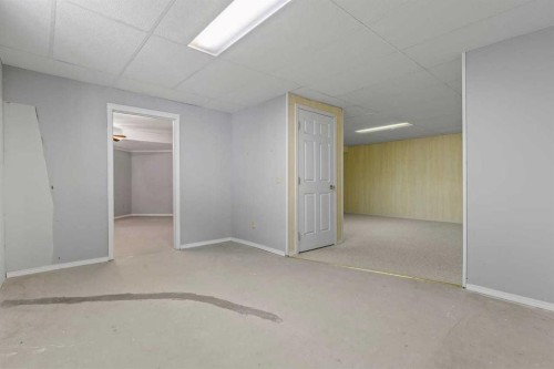 139 Hidden Valley Green Nw, Calgary, AB - Indoor Photo Showing Other Room