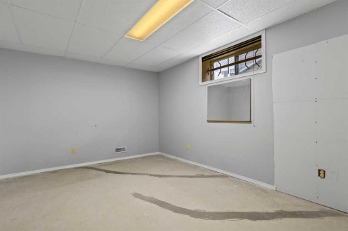 139 Hidden Valley Green Nw, Calgary, AB - Indoor Photo Showing Other Room