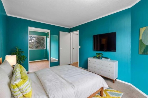165 Spring Dale Circle Se, Airdrie, AB - Indoor Photo Showing Bedroom