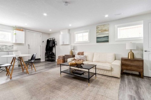 92 Covington Court Ne, Calgary, AB - Indoor Photo Showing Living Room
