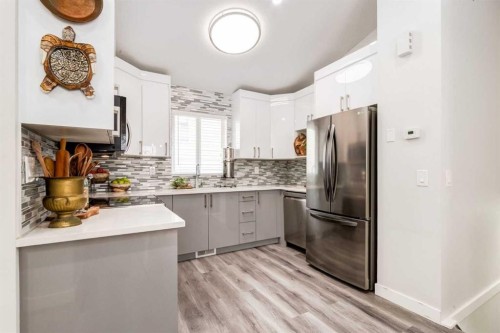92 Covington Court Ne, Calgary, AB - Indoor Photo Showing Kitchen With Upgraded Kitchen