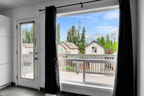 952 Wilson Way, Canmore, AB - Indoor Photo Showing Other Room