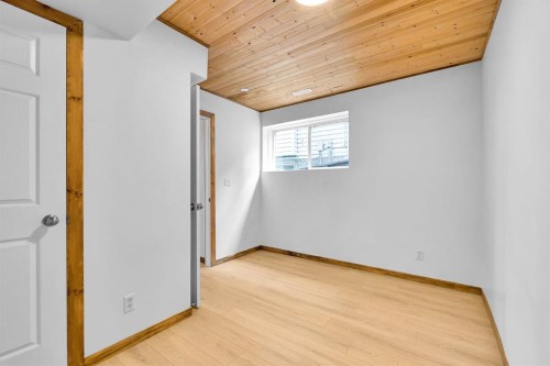 952 Wilson Way, Canmore, AB - Indoor Photo Showing Other Room