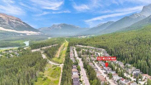 952 Wilson Way, Canmore, AB - Outdoor With View