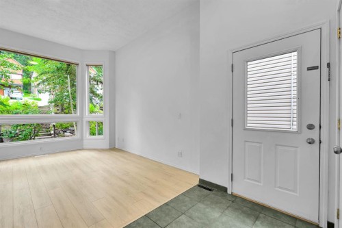 952 Wilson Way, Canmore, AB - Indoor Photo Showing Other Room
