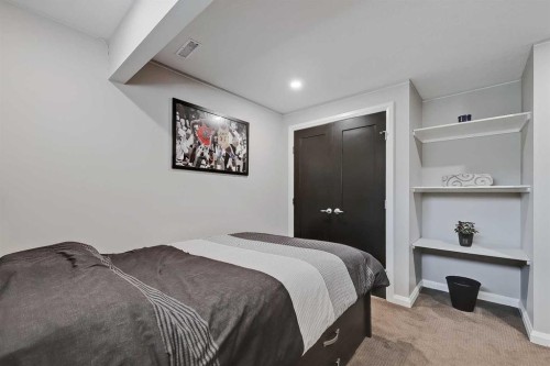 191 Chaparral Valley Terrace Se, Calgary, AB - Indoor Photo Showing Bedroom