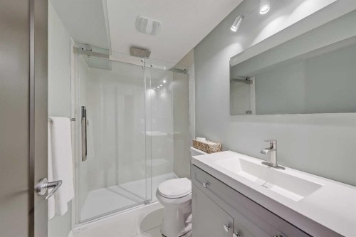 191 Chaparral Valley Terrace Se, Calgary, AB - Indoor Photo Showing Bathroom