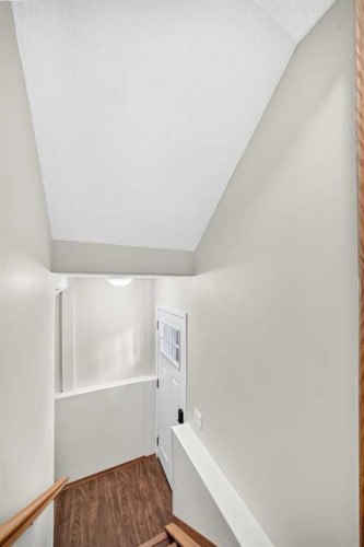 43 Somerside Common Sw, Calgary, AB - Indoor Photo Showing Other Room
