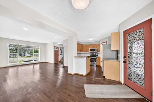 43 Somerside Common Sw, Calgary, AB - Indoor