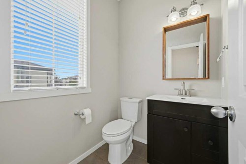 3 Evansview Gardens Nw, Calgary, AB - Indoor Photo Showing Bathroom