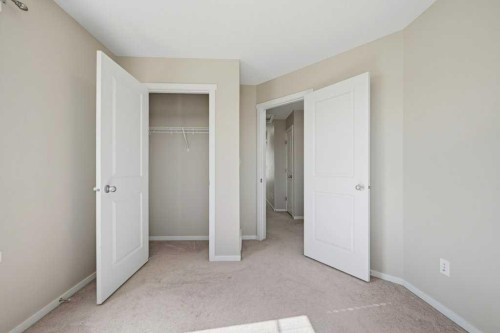 3 Evansview Gardens Nw, Calgary, AB - Indoor