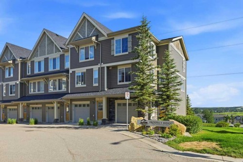 3 Evansview Gardens Nw, Calgary, AB - Outdoor With Facade