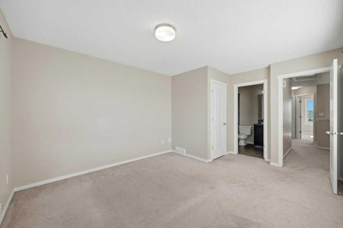 3 Evansview Gardens Nw, Calgary, AB - Indoor Photo Showing Other Room