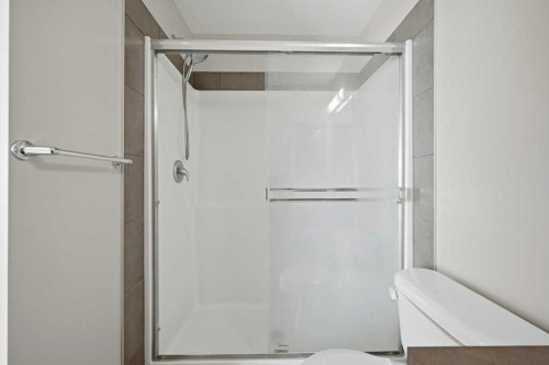 3 Evansview Gardens Nw, Calgary, AB - Indoor Photo Showing Bathroom